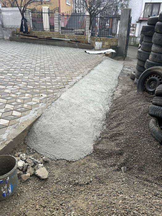 Executam lucrari pavaj