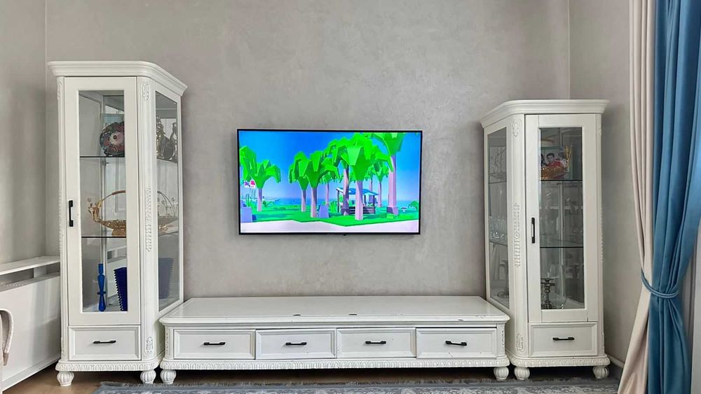 Продам стенку, гарнитур, шкаф для посуды, комод под телевизор