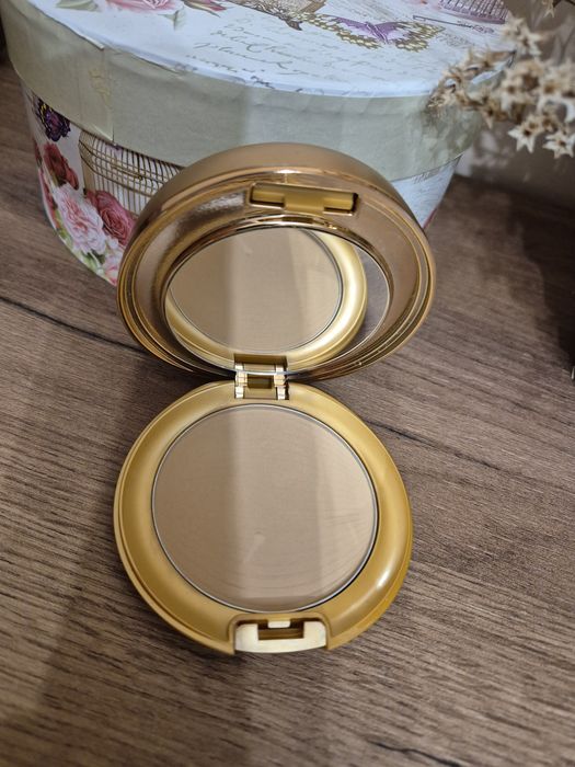 Пудра SENSAI Silky Bronze Natural Veil Compact