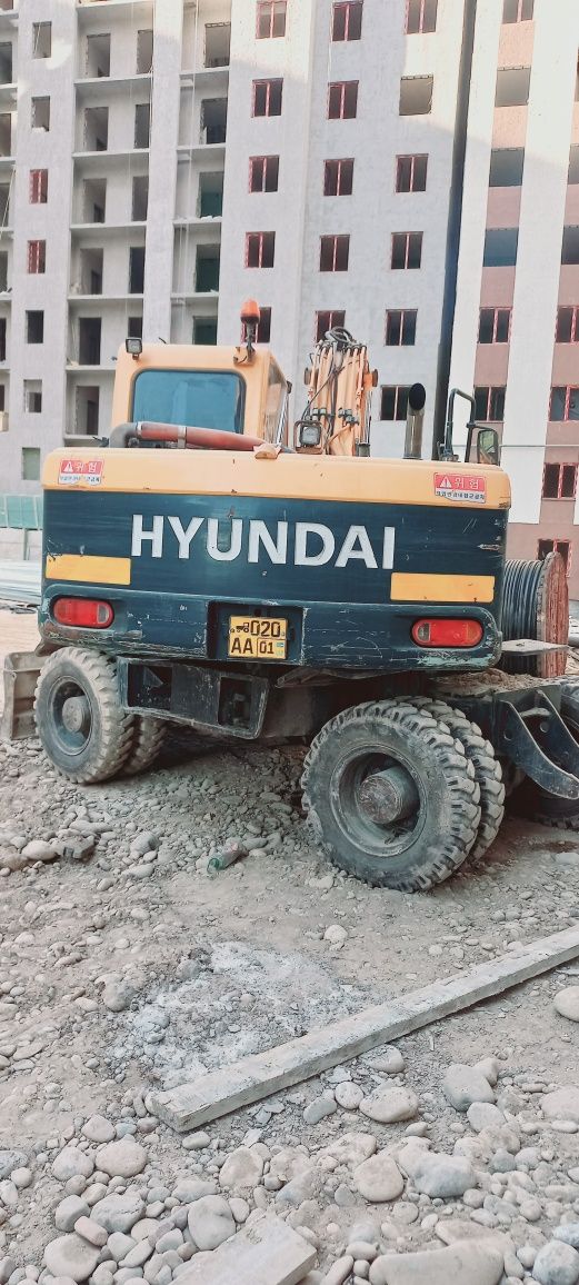 Ekskavator Hundai 140W sotiladi. Yili: 2012 Ishlagan vaqti:23000