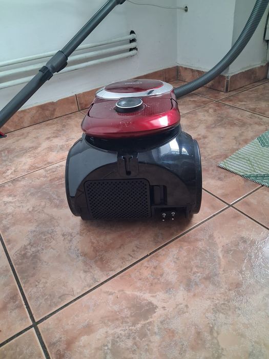 aspirator toshiba vcblo70c(r) cu canistra - 700 w