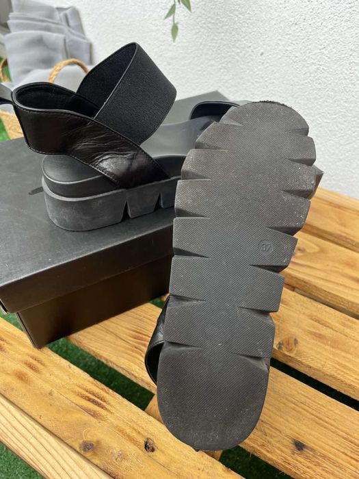 Черни сандали естествена кожа