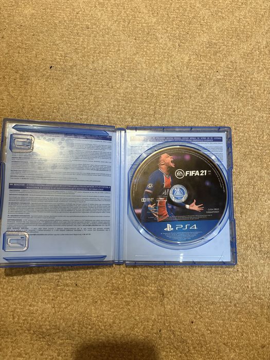 Ps4 Pro 1 tb+2 joystick-uri+ cateva jocuri