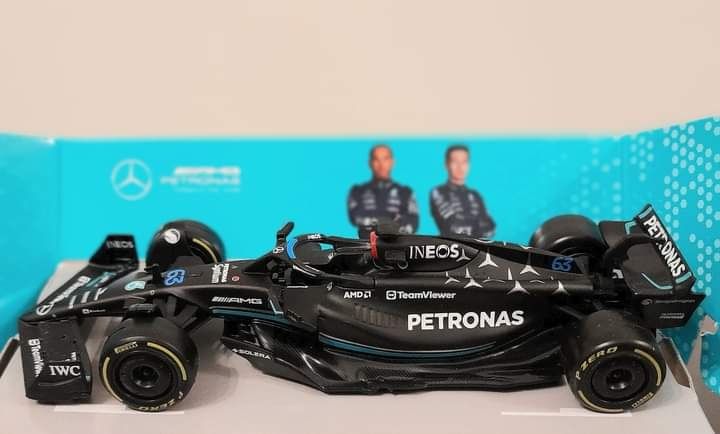 Mercedes AMG F1 W14 #63 George Russell 2023 1:43 Bburago