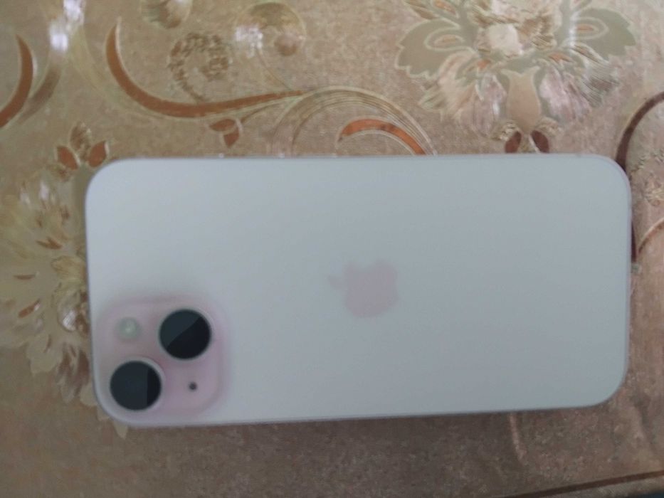 Айфон 15 Розов като нов!