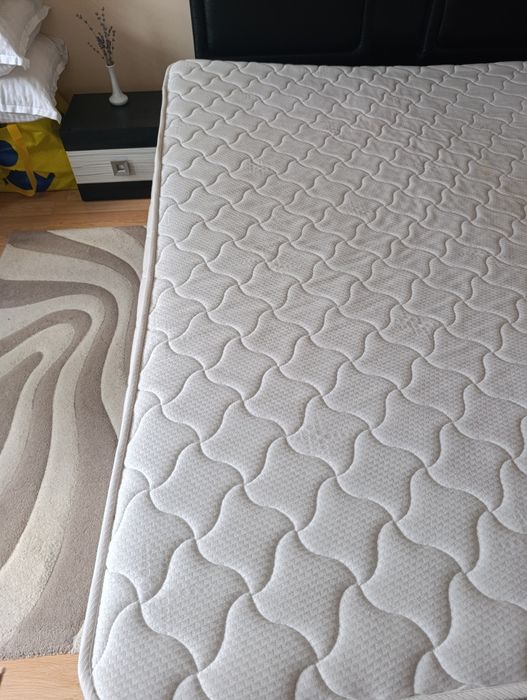 Матрак Парадайс в отлично състояние