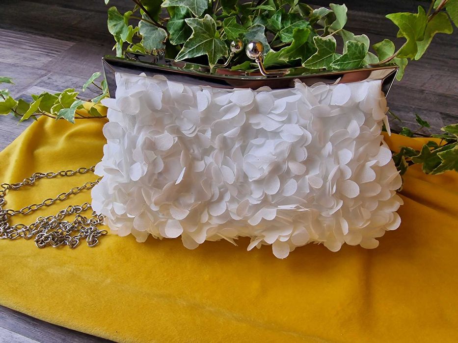 Gentuta umar cu flori dantela