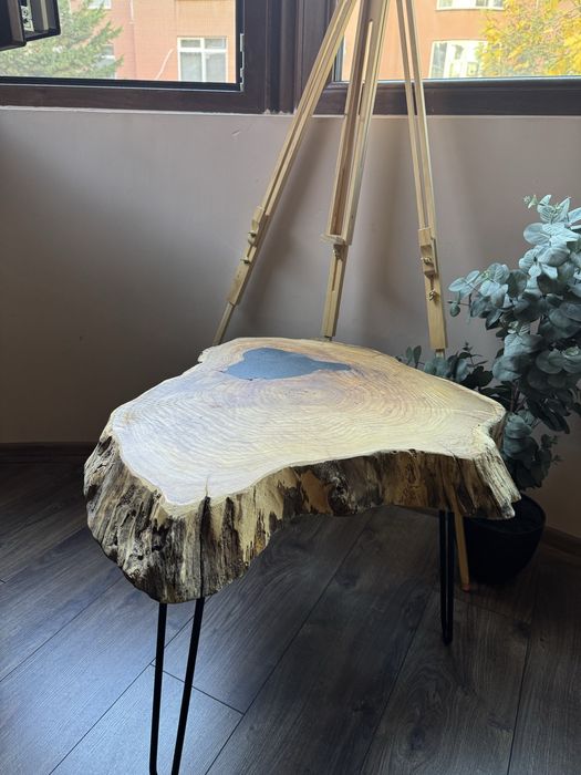 Уникална малка маса - ръчна изработка , истинско дърво