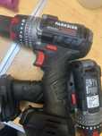 Bormasinii cu percuție 20v cu acumulator de 4amp