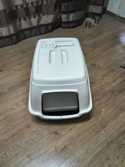 Litiera acoperita pentru pisica