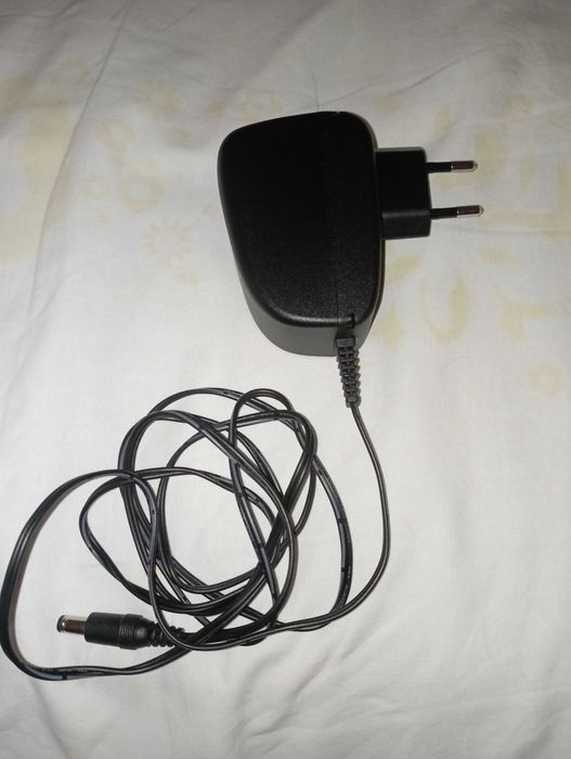 adaptor AC/DC de 12V 1.5A ,Nou