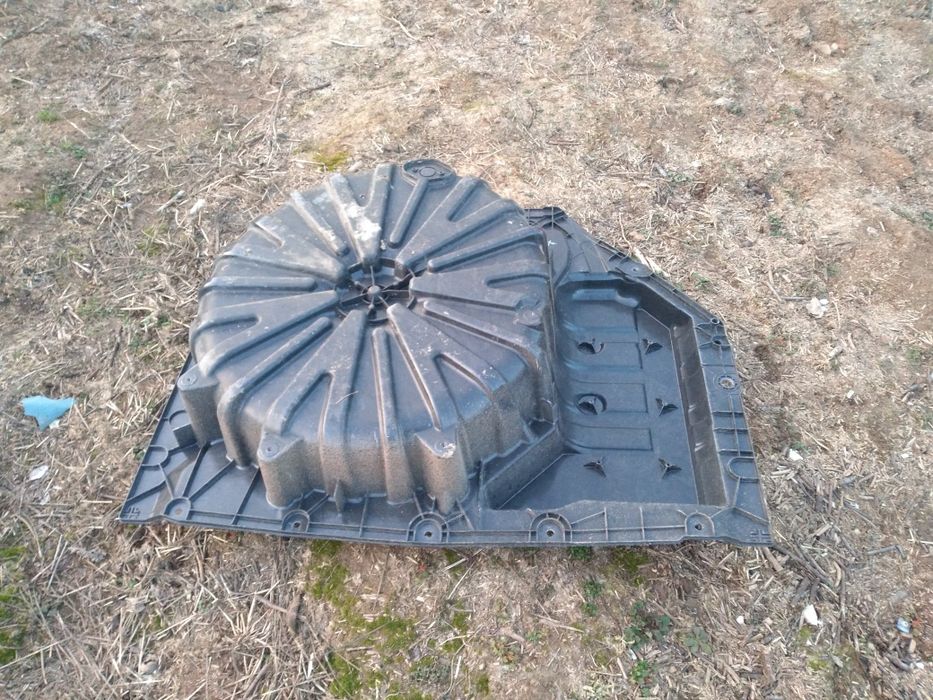 Oala ,lada roata de rezerva megan 4