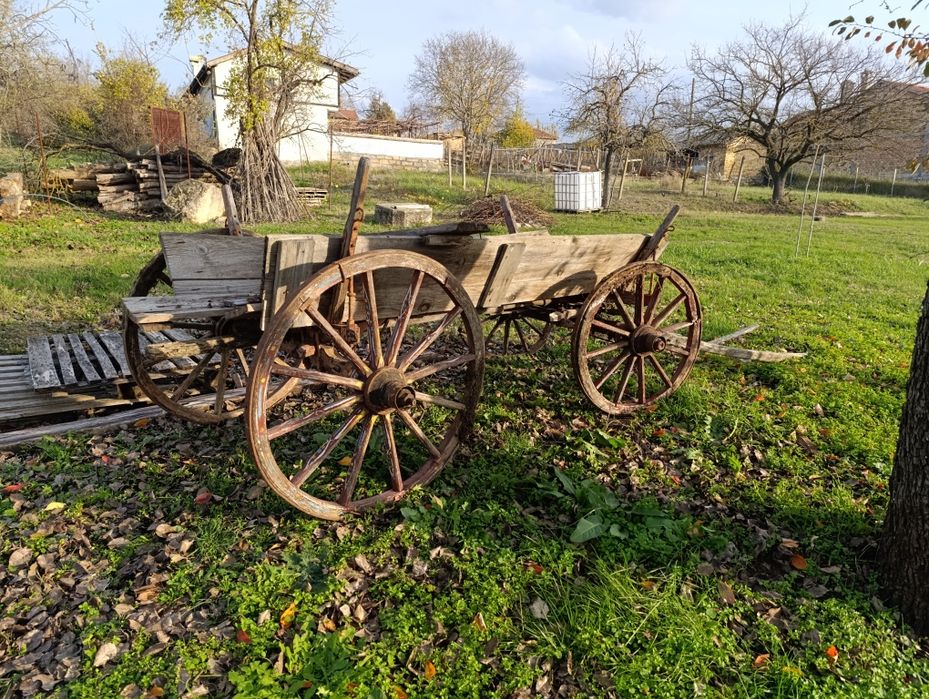 Продавам Каруца - 2 бр.