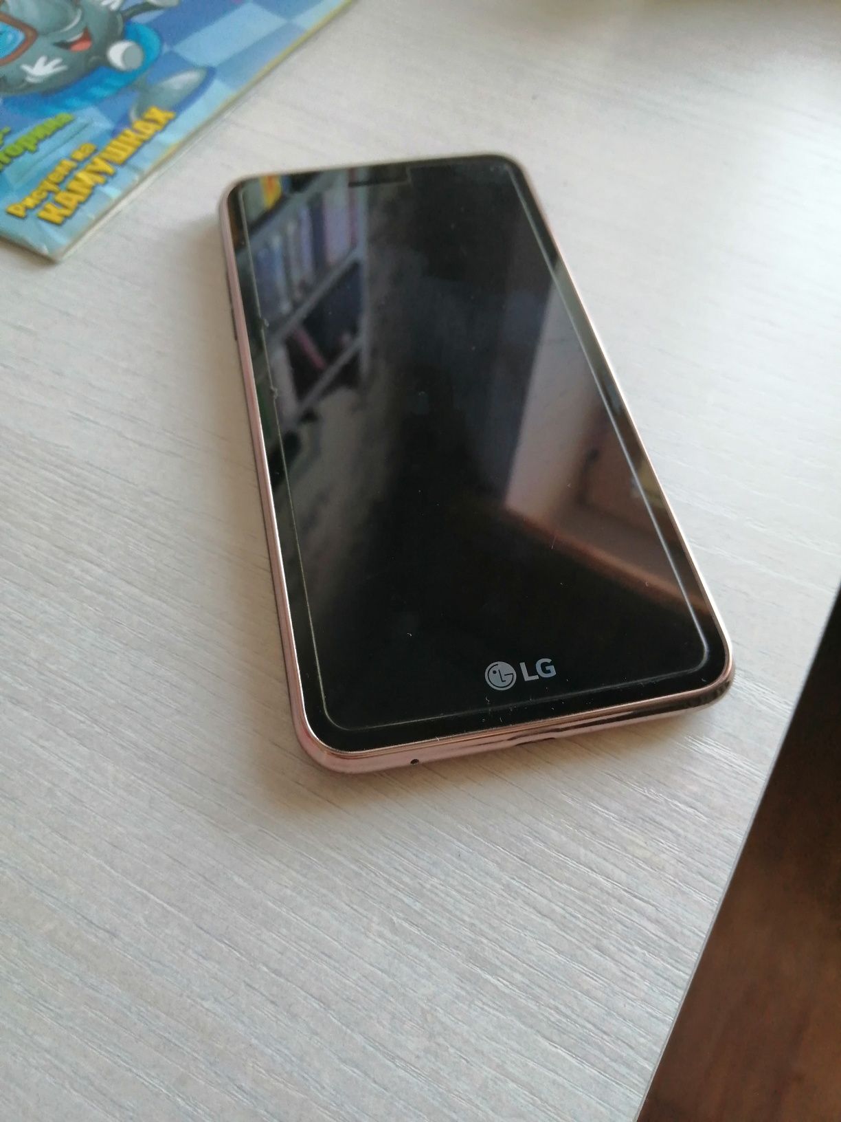 Продам смартфон LG К-4