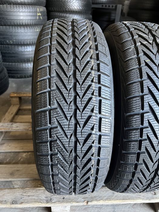 2 anvelope de iarna 215/65/16 Vredestein Profil Nou!