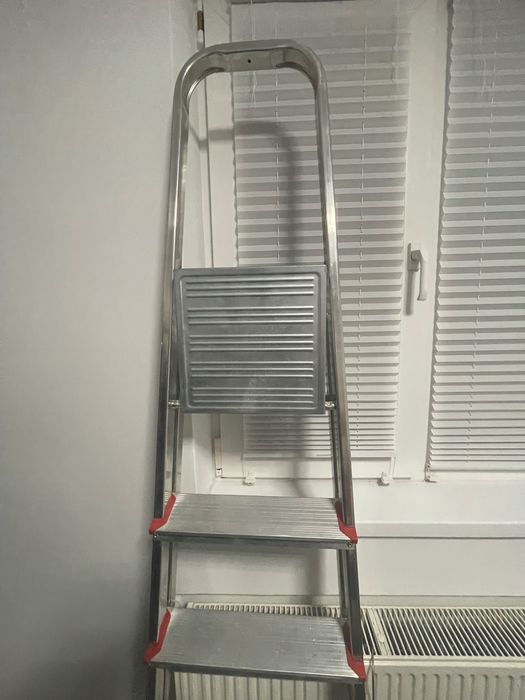 Vând scară  din aluminiu