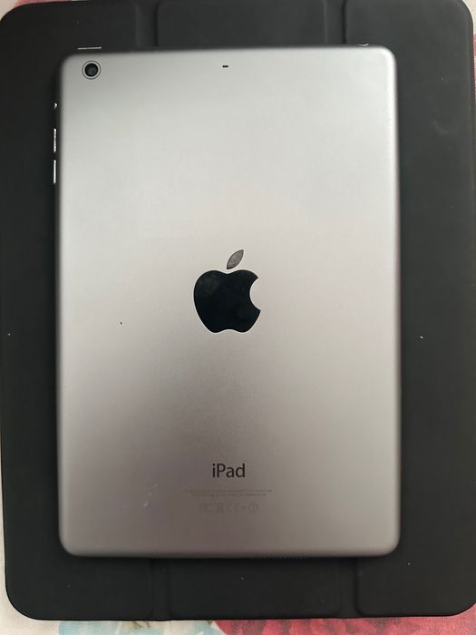 Selling Apple iPad Mini 2 – 16GB | Excellent Condition