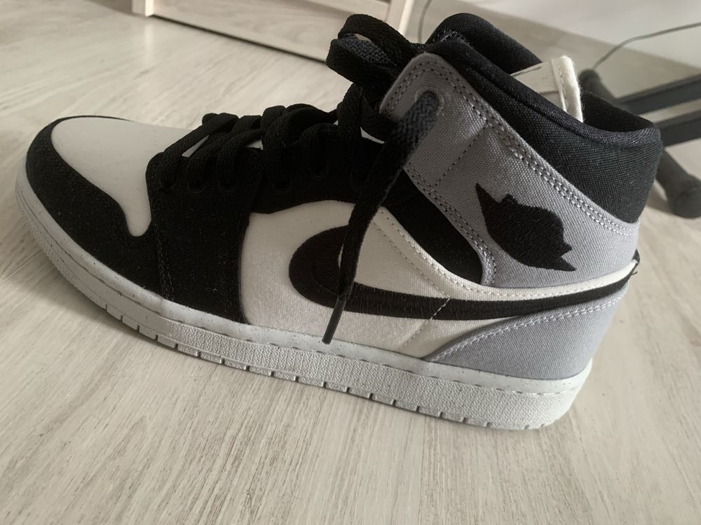 Vând Jordan 1 Mid