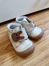 Vând adidași pantofi încălțăminte de piele bebe noi