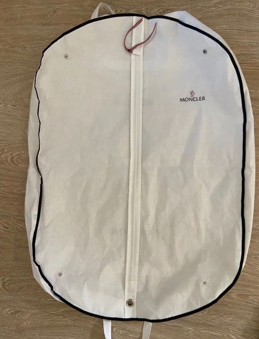 Чанта за дрехи dolce gabbana Moncler Burberry