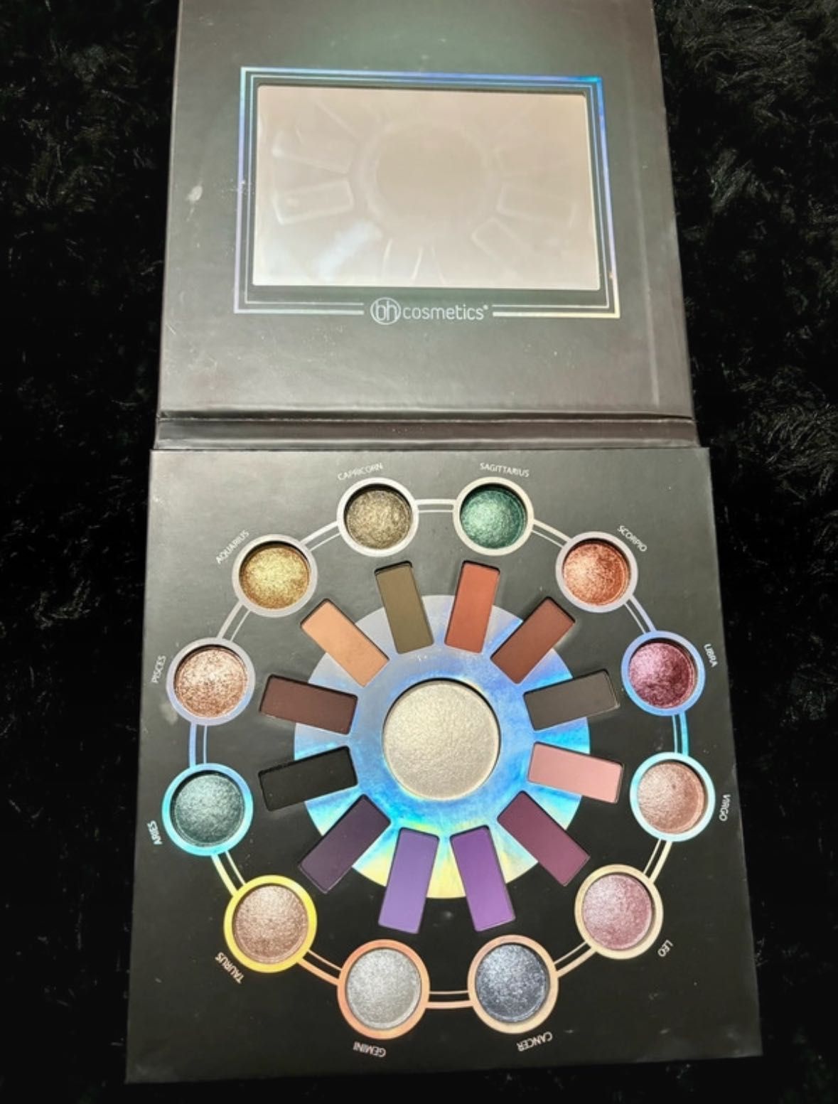 Paleta 25 farduri pleoape + iluminator noua