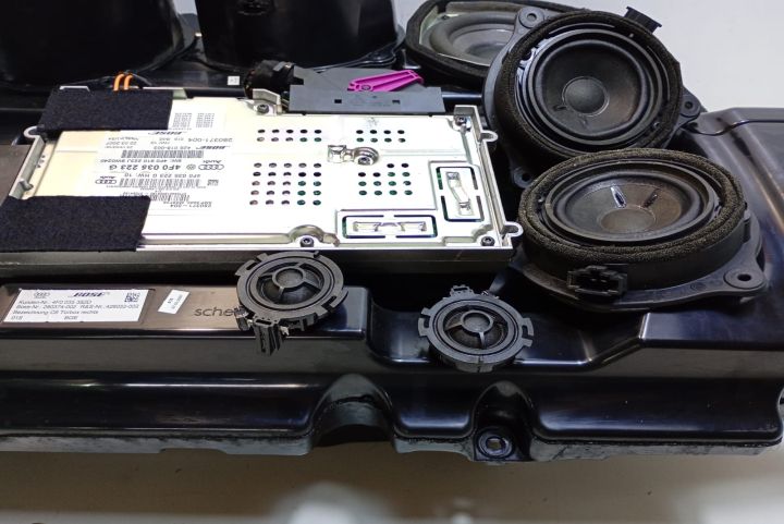 Sistem Audio  BOSE 4F0035223G1 Audi A6 4F/C6