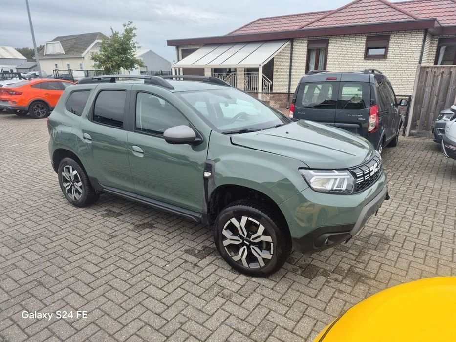 Vând Dacia Duster an 2024 avariat 15 dci 4x4 15000 km