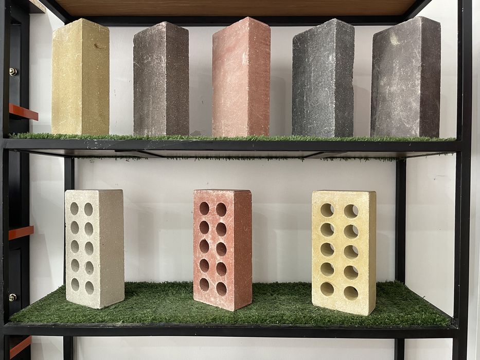 Акция на коричневый и черный кирпич в Караганде по 110 тг и по 130 тг