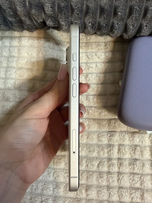 Продавам айфон 16