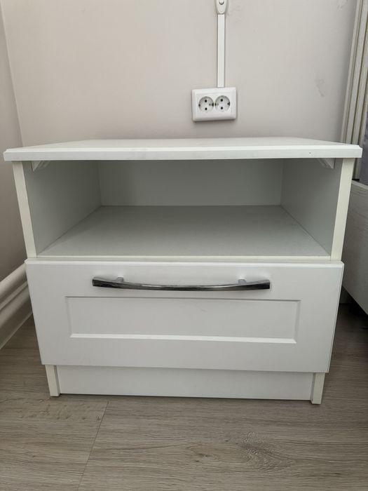 Продам 2 прикроватные тумбы