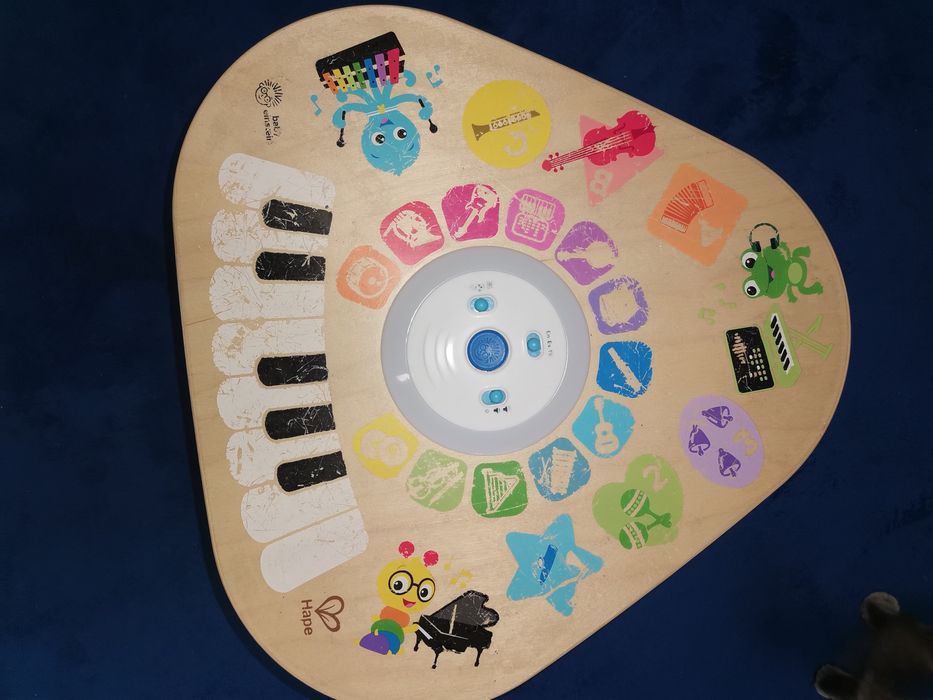 Музикална игрална маса baby einstein