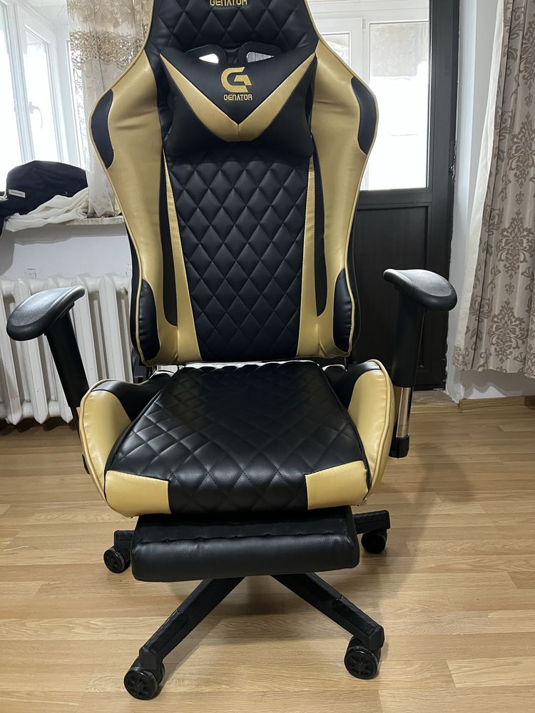 scaun de gaming nou