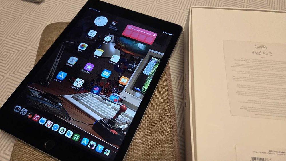 iPad Air 2 WiFi 128GB пълен комплект