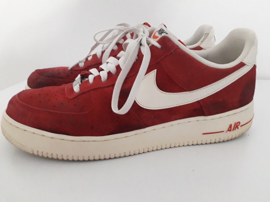 Vand doua perechi de adidasi