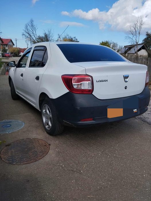 Vând Dacia logan