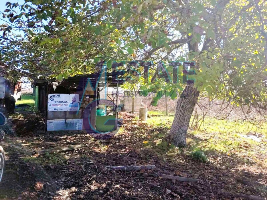 Парцел с ток и вода - площ 780 кв.м. в село Полски извор, Бургас