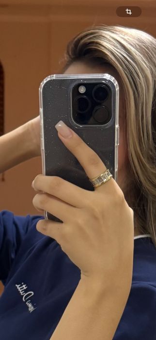 Айфон (16 про) в хорошем состоянии