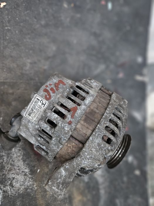 Alternator Suzuki Jimny decât alternator nu am alte accesorii piese