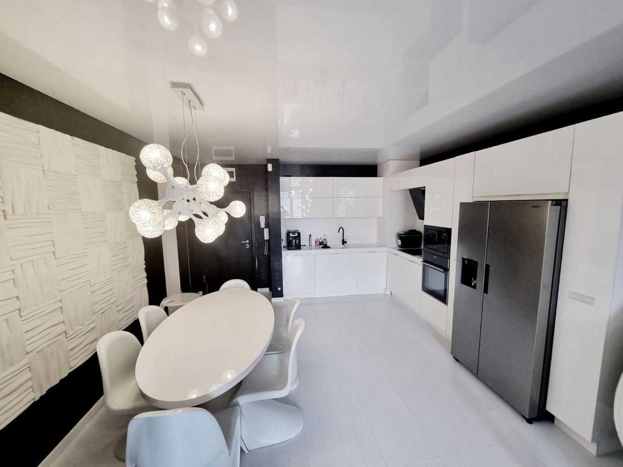 Продава се Двустаен апартамент в София, Витоша - 80 кв.м за 1463 €/кв.м - Снимка #1