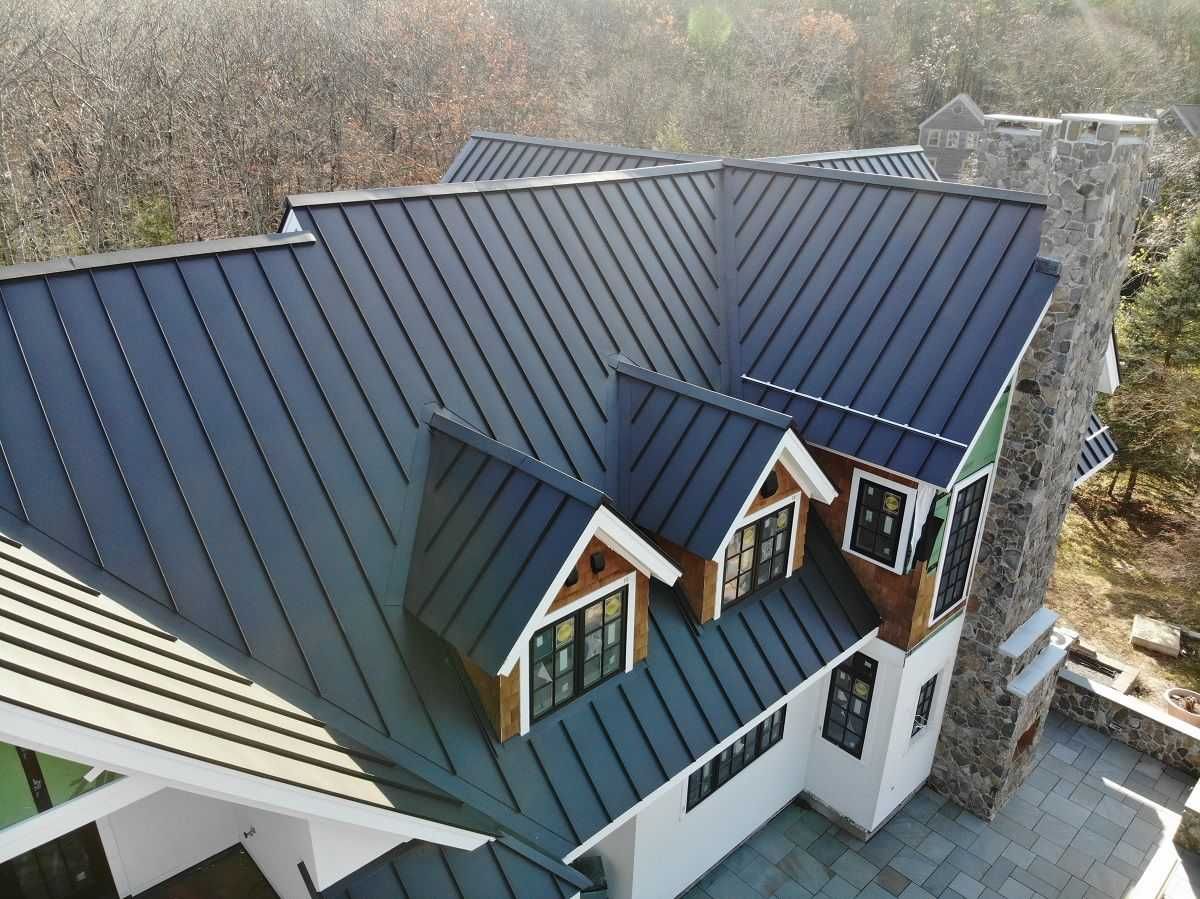 Izolații acoperișuri, montaj și hidroizolații de top pentru casa ta!