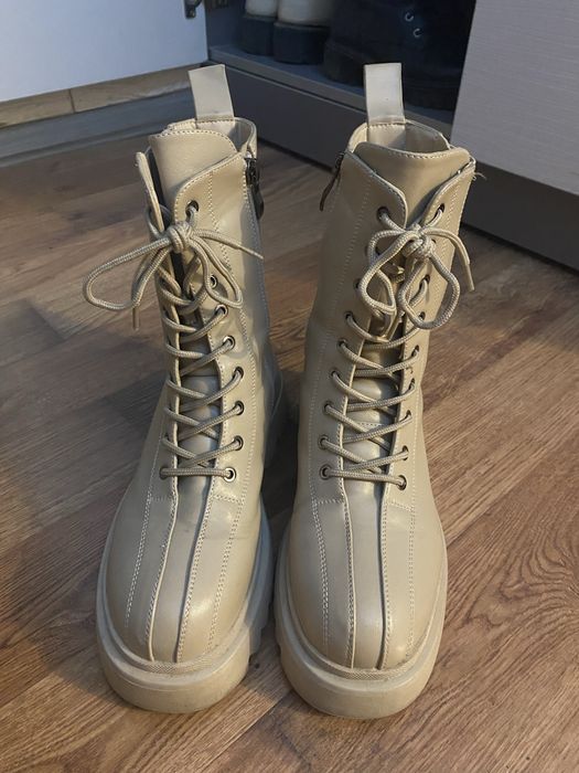 Женские зимние ботинки