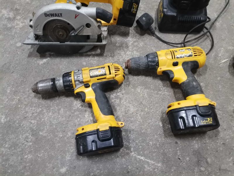 Циркуляр,винтоверт,фенер - Dewalt 14.4 V Лот 43 (РАБОТЕЩИ)