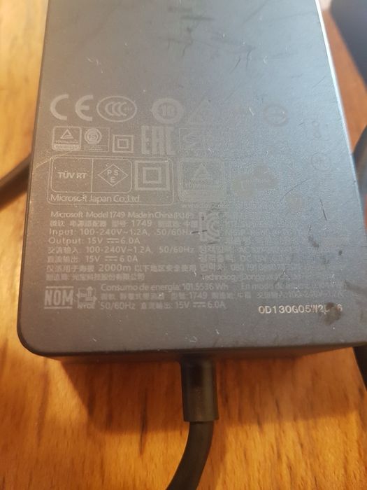Microsoft Surface Pro Dock 1661 + Incarcator
