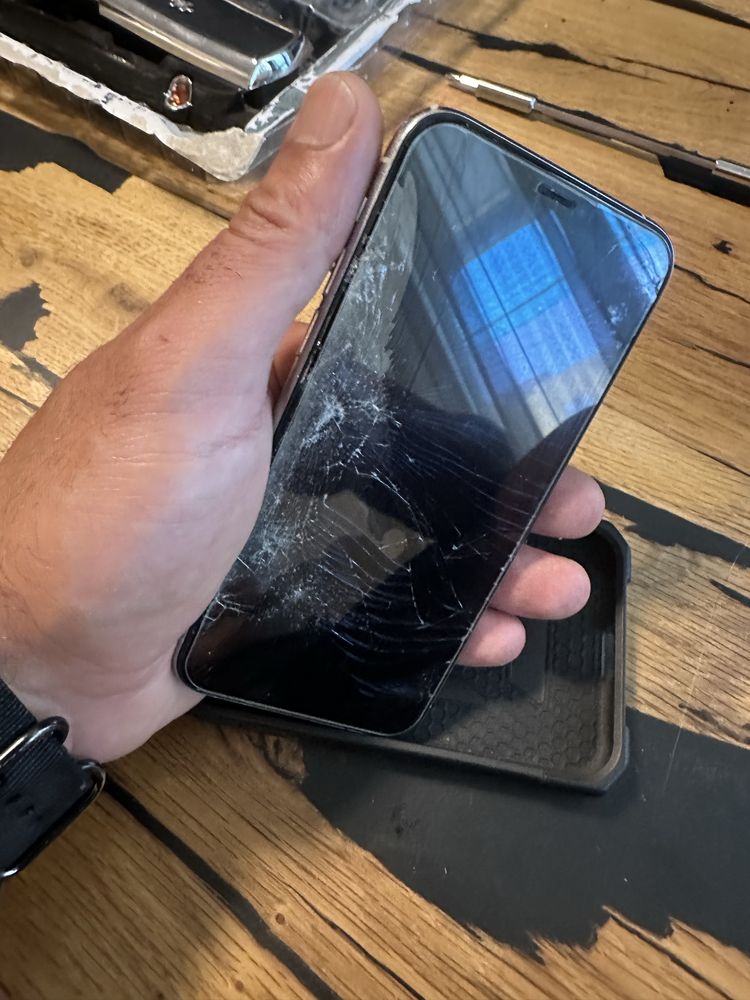 Iphone 11 pro работещ