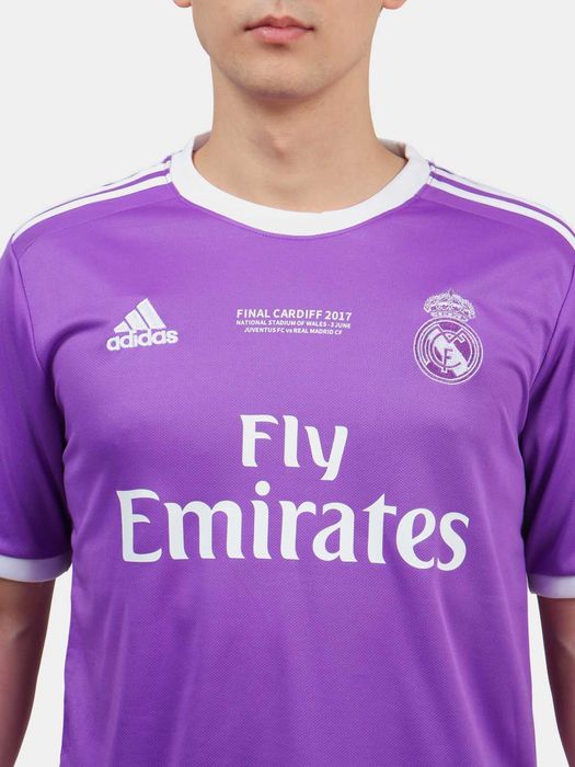 Футбольная форма Реал Мадрид (фиолетовая Fly Emirates 2017 года)