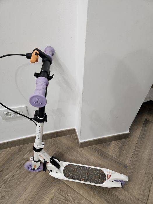 Trotinetă cu frână Play 5 Alb-Mov