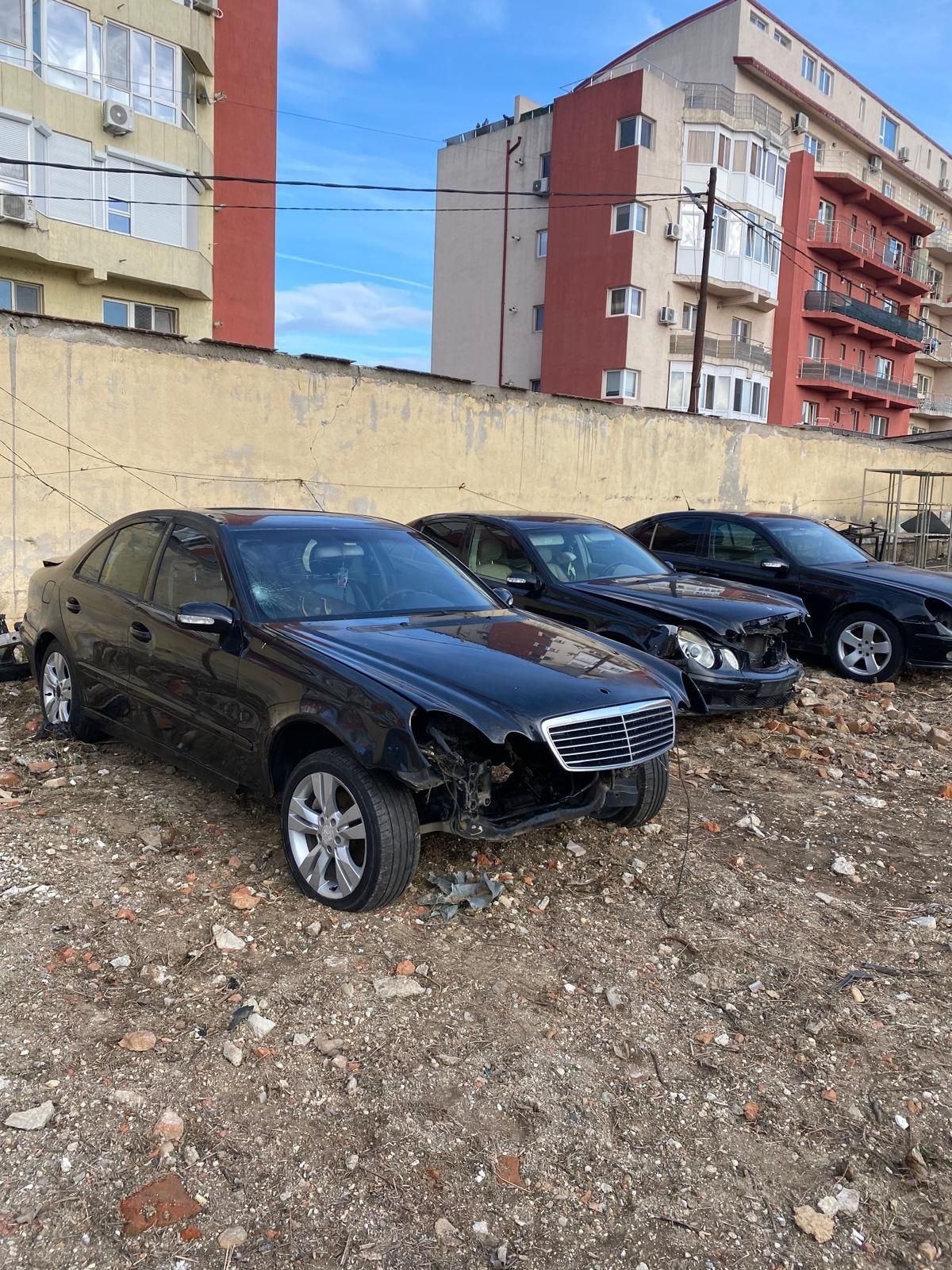 Dezmembrari mercedes e-class w211