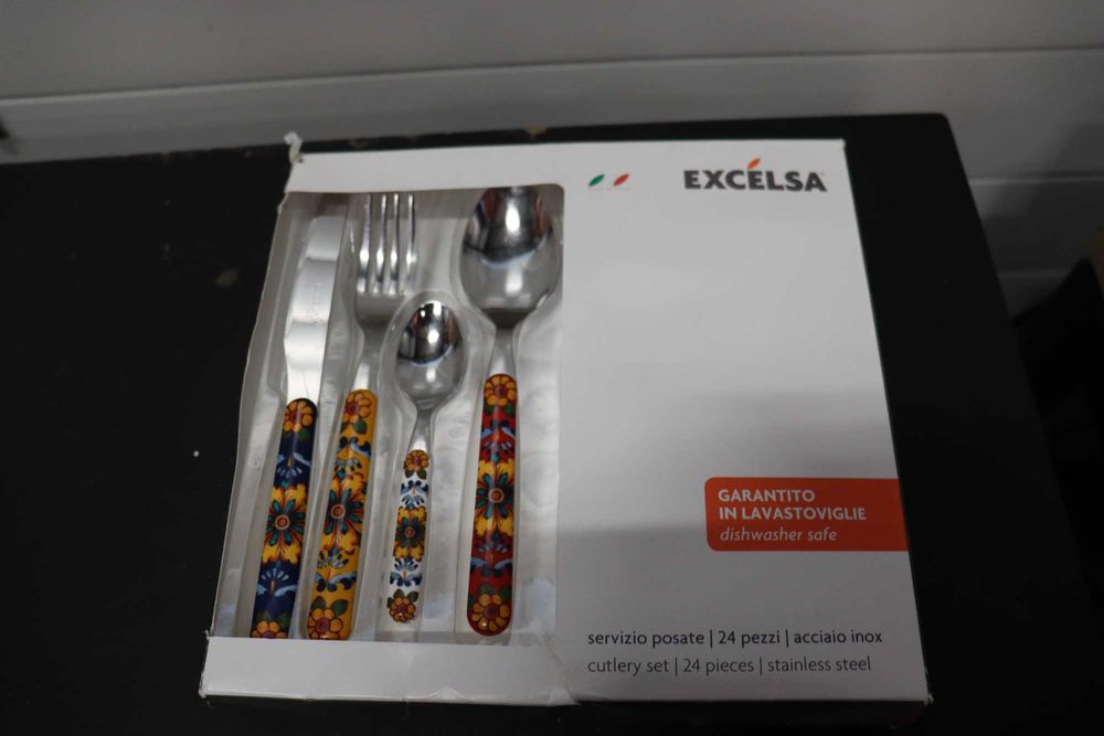 Комплект прибори за хранене Excelsa Trinacria 24 части