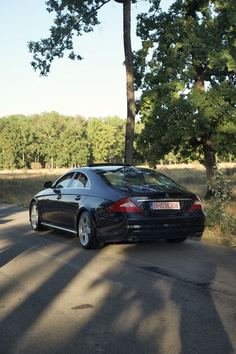 Dezmembrez Mercedes CLS W219 280 300 320 350 500 550 AMG perna far usa