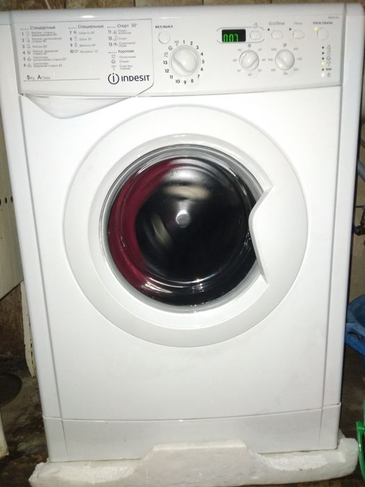 Kir mashina INDESIT yangi
